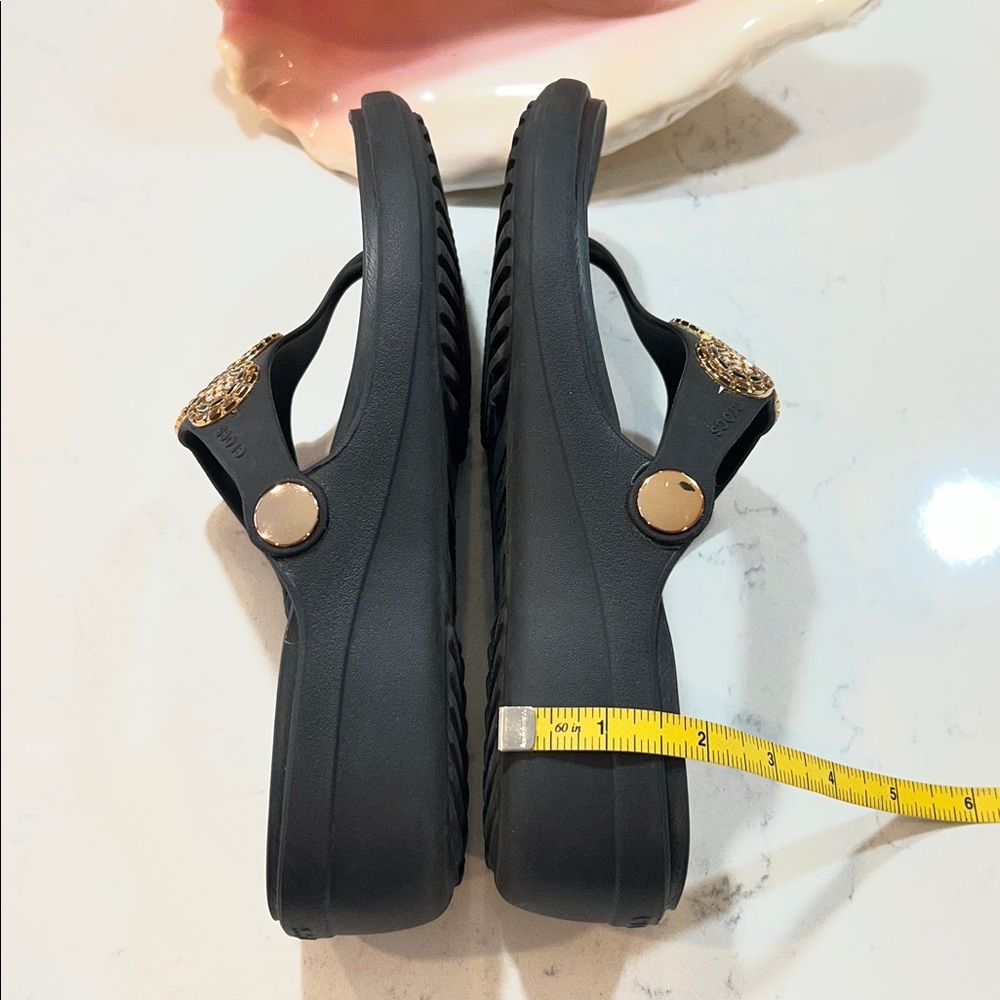Crocs Sanrah Diamante Wedge Flip Flops in black with gold embellishments sz 6 - Picture 13 of 15